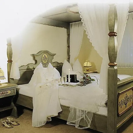 Schwalenberger Malkasten Ξενοδοχείο 3*