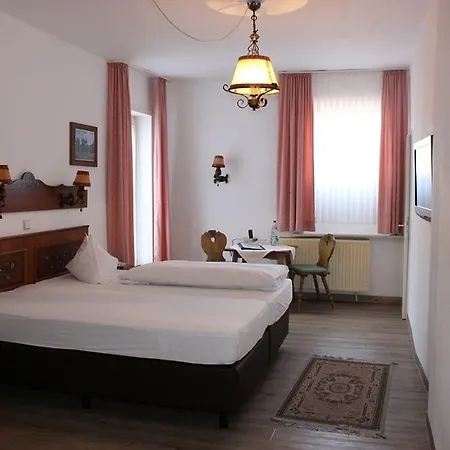 Schwalenberger Malkasten Szálloda 3*